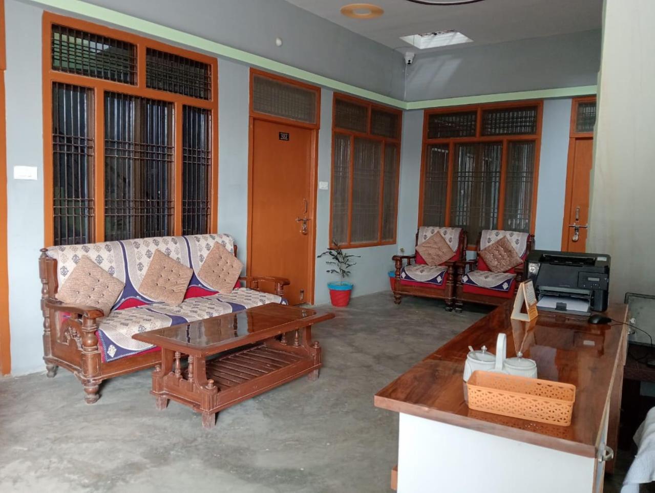 Harsh Home Stay Ayodhya Buitenkant foto